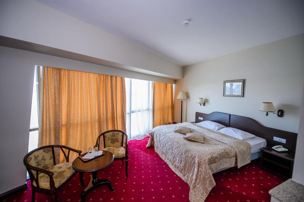 Hotel Esplanada ทูลเซีย ภายนอก รูปภาพ