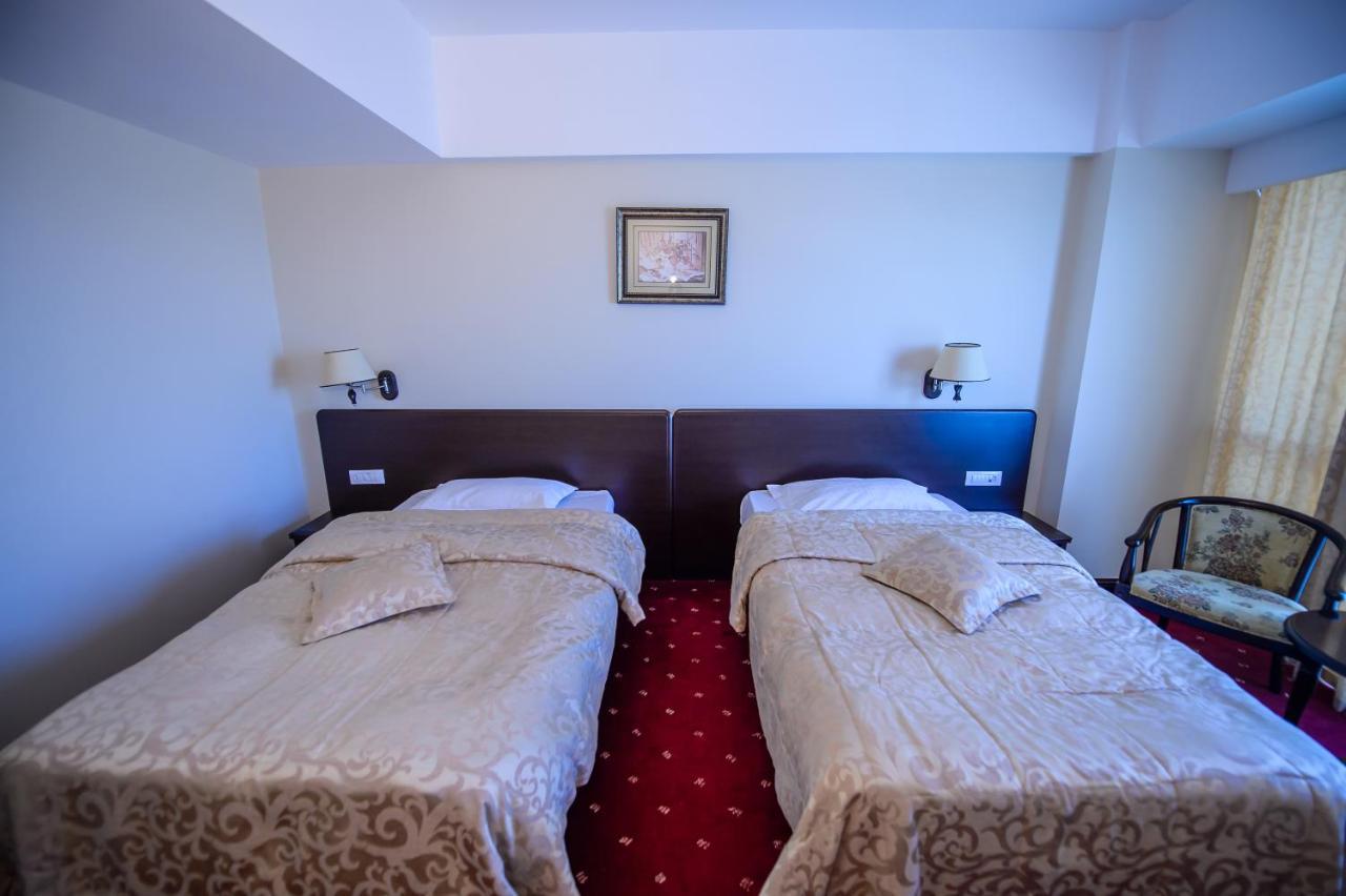 Hotel Esplanada ทูลเซีย ภายนอก รูปภาพ