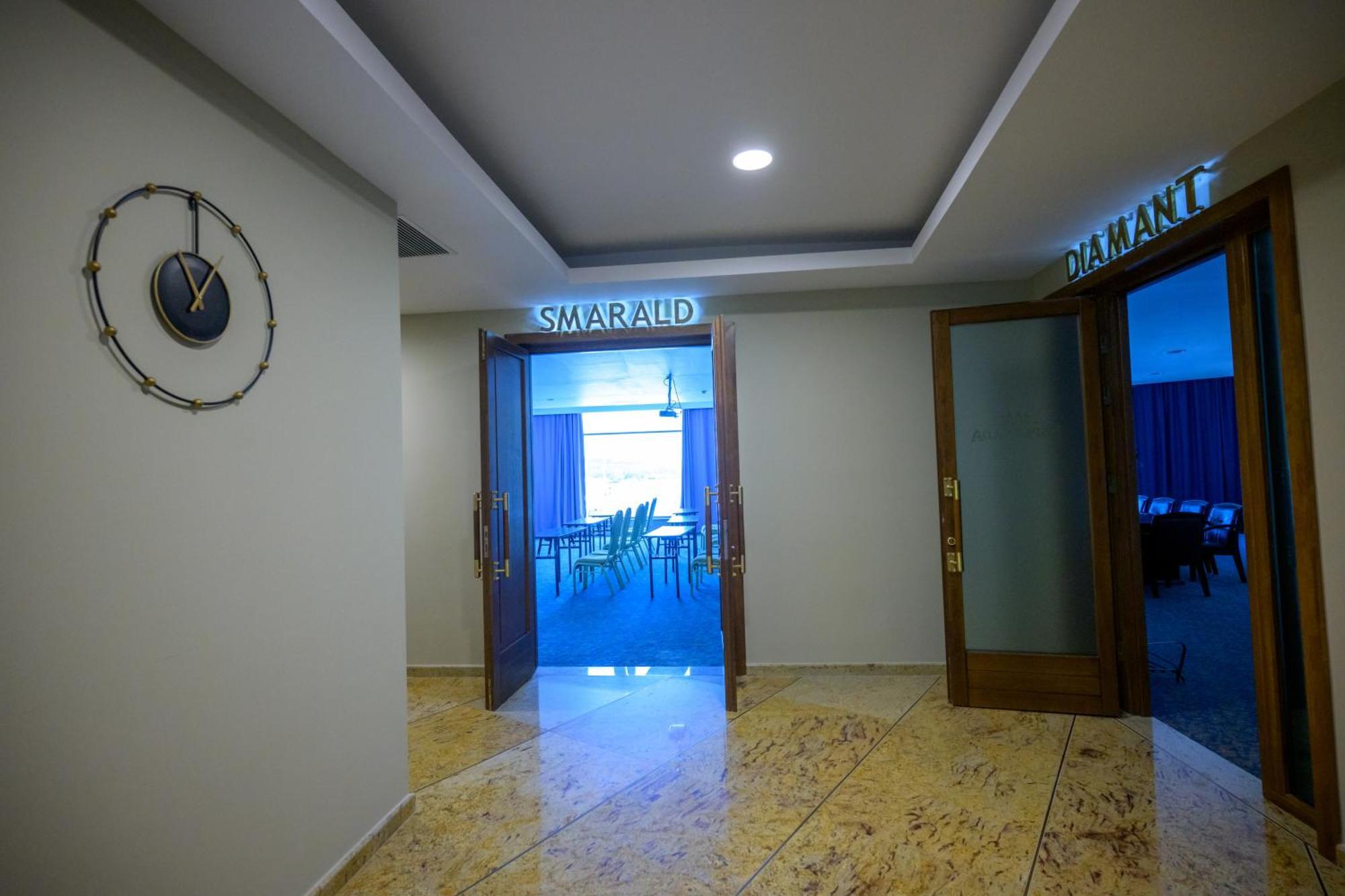 Hotel Esplanada ทูลเซีย ภายนอก รูปภาพ