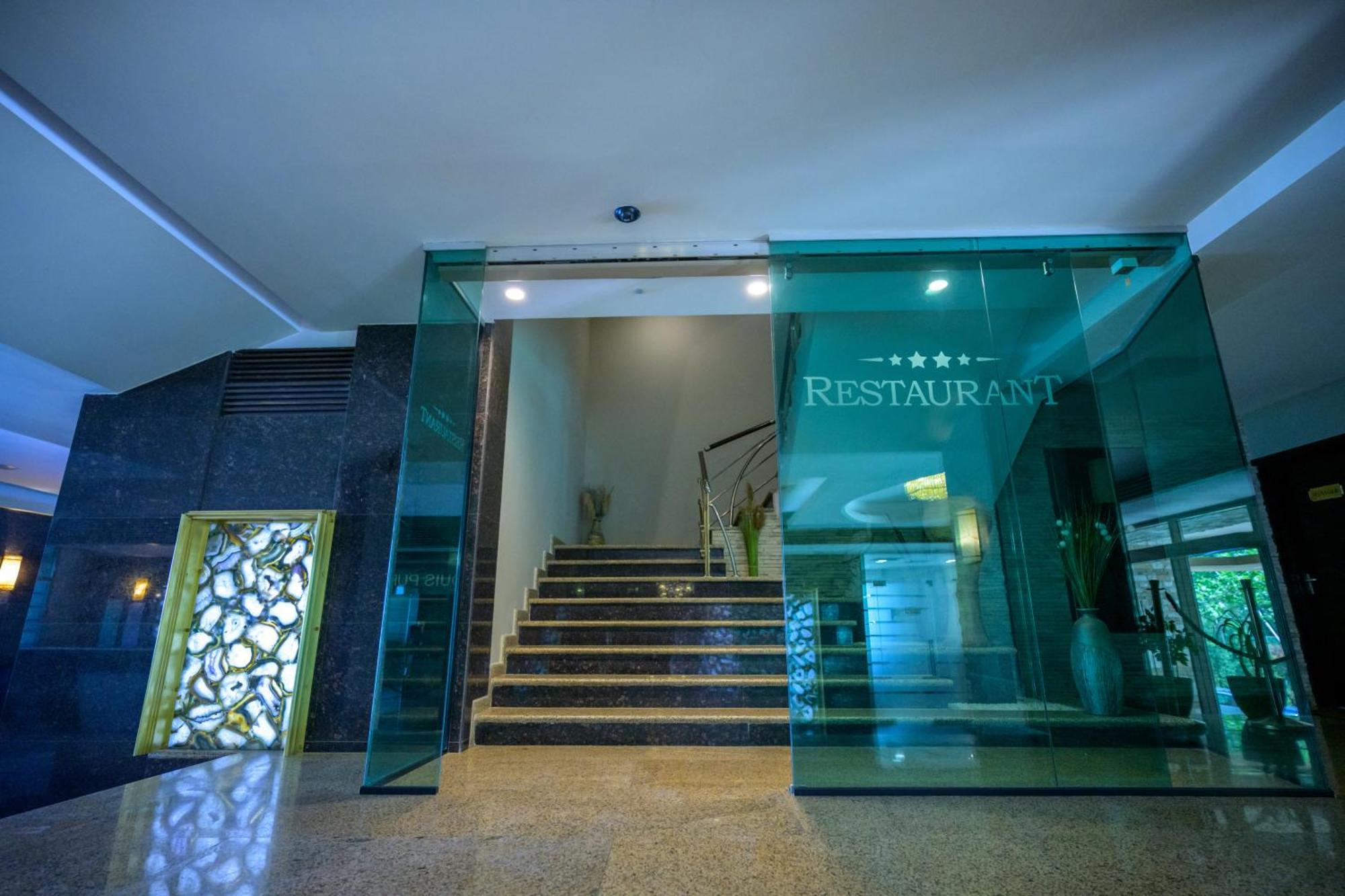 Hotel Esplanada ทูลเซีย ภายนอก รูปภาพ