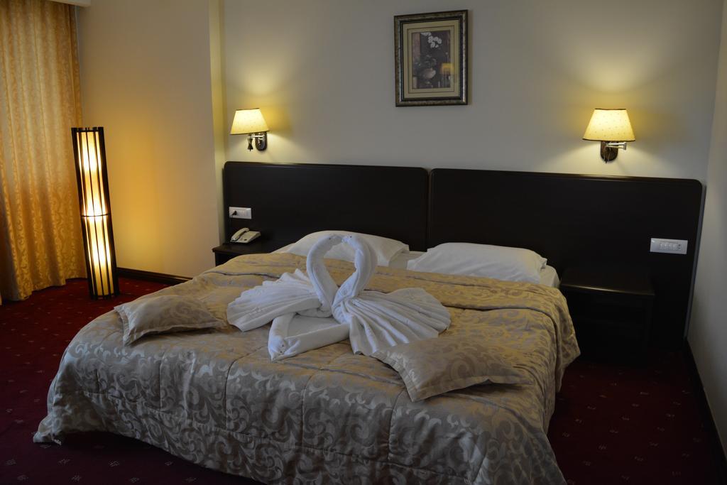 Hotel Esplanada ทูลเซีย ภายนอก รูปภาพ