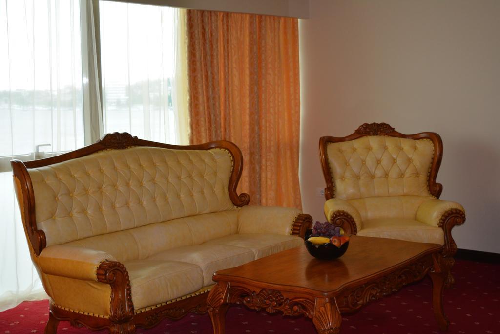 Hotel Esplanada ทูลเซีย ภายนอก รูปภาพ